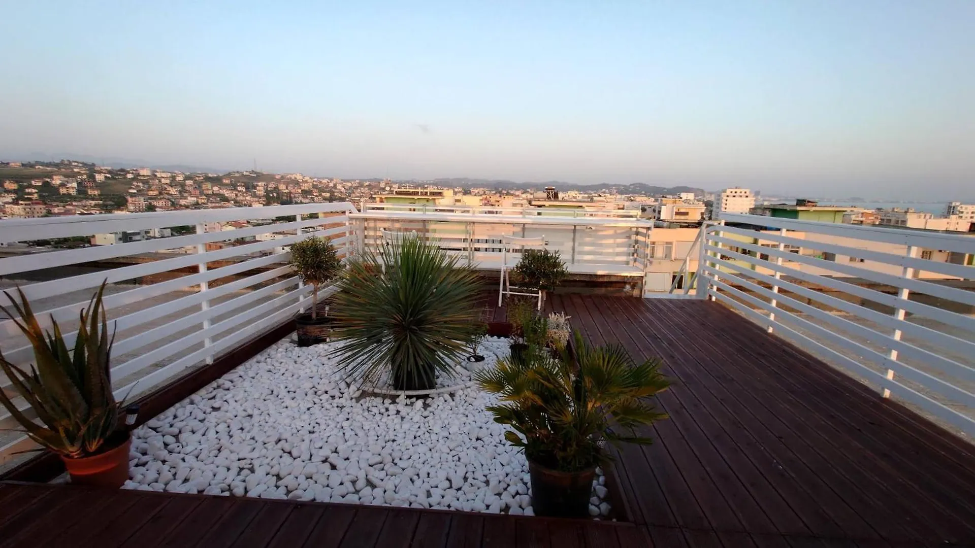 Giardino Alto Apartment Durres 0*,  Albania